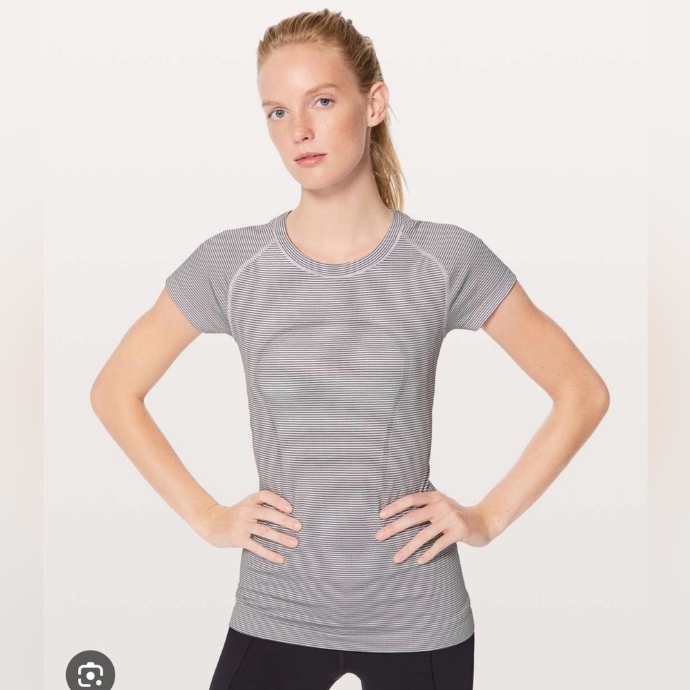 Lululemon striped swiftly tech in hip length size 6